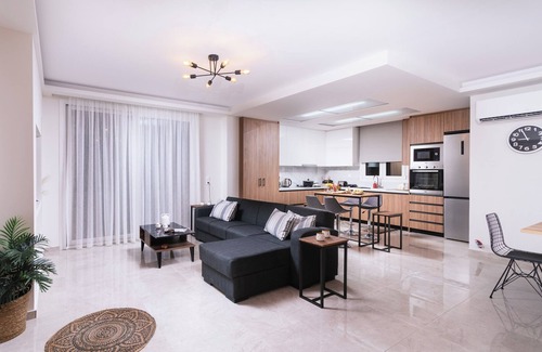 Kappariana Apartment | Apartment 'Athena Home South Crete' with Mountain View, Wi-Fi and Air Conditioning