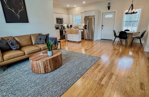 Dixon Springs Apartment | Apartment attached to main house near Cedars of Lebanon. Private driveway