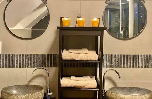 Hotton House | Apartment Au Fil de l'Eau with hot tub in Hotton