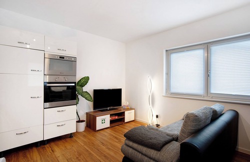 Apfeldorf Apartment | Apartment 'Auf Dem Land' with Private Terrace and Wi-Fi