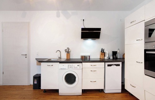 Apfeldorf Apartment | Apartment 'Auf Dem Land' with Private Terrace and Wi-Fi