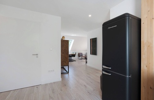 Fahrdorf Apartment | Apartment 'Auf Der Farm-Café' with Shared Garden and Wi-Fi