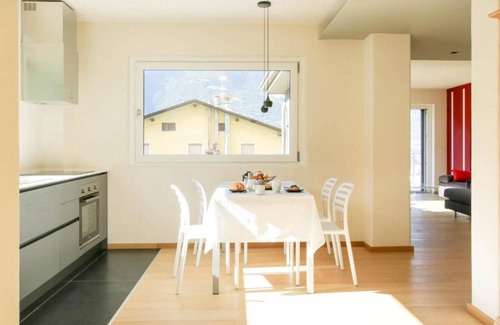 Senin Apartment | Apartment 'Aurelie' with Mountain View, Balcony and Wi-Fi