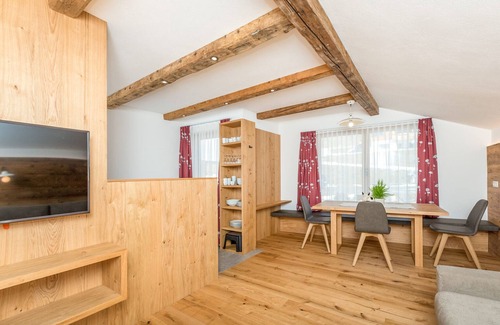 Valle di Casies Apartment | Apartment 'Ausserharmerhof Bergdiamant' with Mountain View, Shared Garden and Wi-Fi