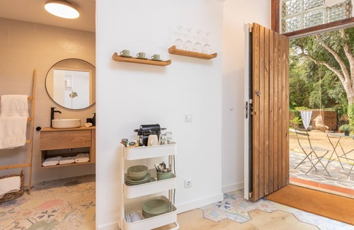 Can Carbonell Apartment | Apartment 'Bacom House' with garden in the forest