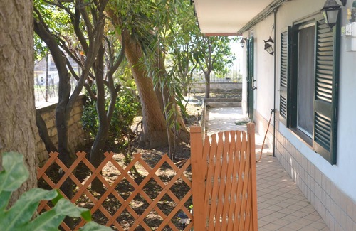 Ercolano Apartment | Apartment "B" in cottage with garden, parking and Wi-Fi