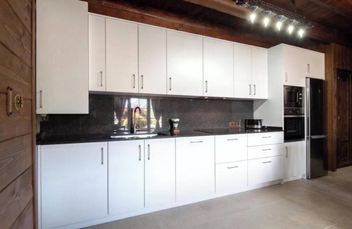 Borrastre Apartment | Apartment 'Bachella' with Mountain View, Private Terrace and Wi-Fi