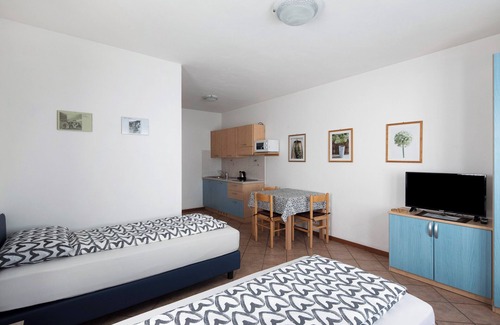 Trepalle Apartment | Apartment "Bait del Pont 52B" with Mountain View, Wi-Fi & Garden