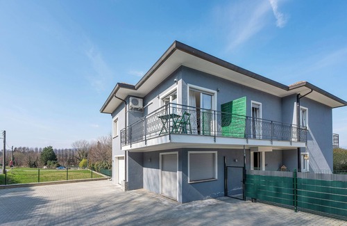 Arona Apartment | Apartment 'Bambù' with Private Garden, Balcony and Wi-Fi