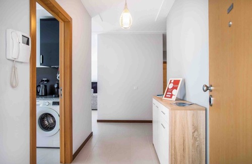 Nazare Apartment | Apartment Beach Waves Home with Sea View, Pool & Wi-Fi