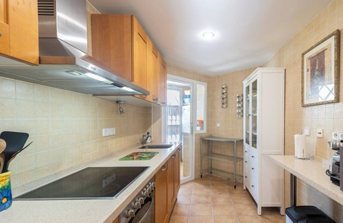 Benahavis Apartment | Apartment 'Beautiful Penthouse with Solarium', Mountain View, Pool, Garden & Wi-Fi