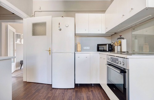 Iserbrook Apartment | Apartment 'bei der alten Keksfabrik' with Balcony and Wi-Fi