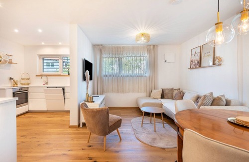 Miltach Apartment | Apartment 'bei Thérèse Eg+additional room' with Terrace and Wi-Fi
