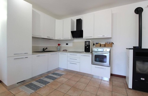 Castelcucco Apartment | Apartment 'Bella Vita' with Private Pool, Wi-Fi and Air Conditioning