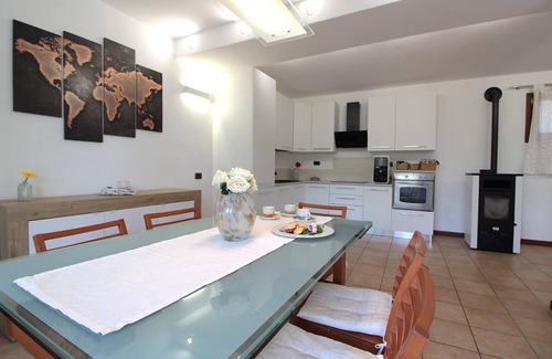 Castelcucco Apartment | Apartment 'Bella Vita' with Private Pool, Wi-Fi and Air Conditioning