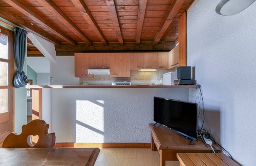 Villard-Reculas Apartment | Apartment 'Bercail 5 Appt Plein Sud 3 Étoiles' with Mountain View and Balcony