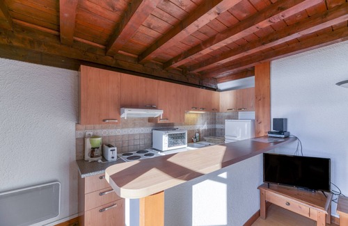 Villard-Reculas Apartment | Apartment 'Bercail 5 Appt Plein Sud 3 Étoiles' with Mountain View and Balcony