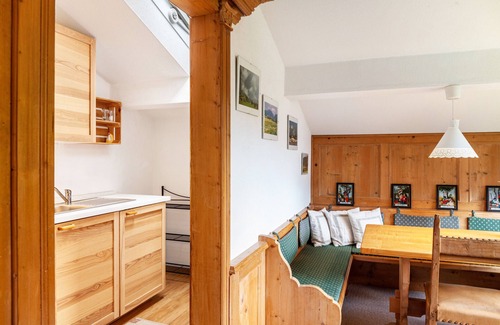Unterammergau Apartment | Apartment "Bergblick" with Mountain View & Balcony