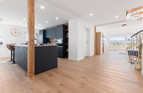 Bergfeld Apartment | Apartment 'Bergfeld' with Shared Garden, Balcony and Wi-Fi