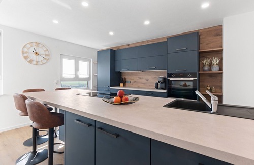 Bergfeld Apartment | Apartment 'Bergfeld' with Shared Garden, Balcony and Wi-Fi