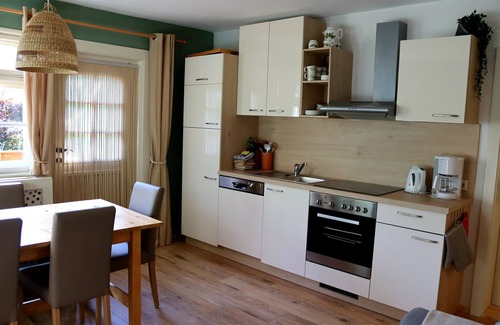 Muhlbach im Pinzgau Apartment | Apartment "Bergkristal" in traditional austrian wooden chalet
