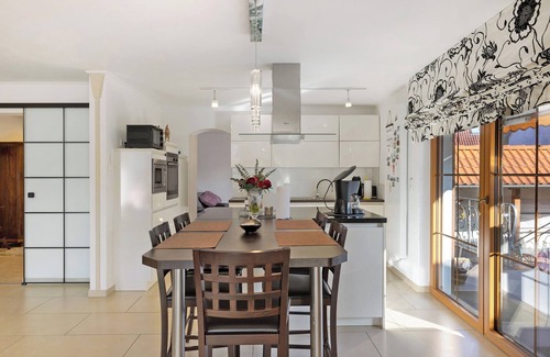 Benzingen Apartment | Apartment 'Berta Benzingen' with Shared Terrace, Shared Garden and Wi-Fi