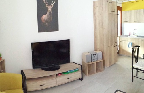Alex Apartment | Apartment between lake and mountains, summer and winter activities nearby