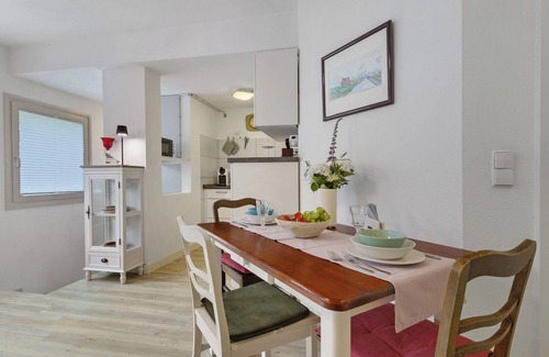 Offenburg Apartment | Apartment 'Bianca' with Private Terrace, Private Garden and Wi-Fi