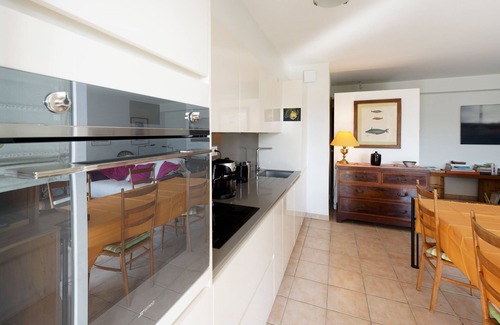 Hendaye Apartment | Apartment 'Bidasoabanks' with Mountain View, Shared Pool and Wi-Fi