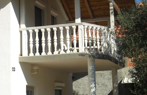Bilice Apartment | Apartment Bilice, 100m from the sea, ideal for small children and boat owners