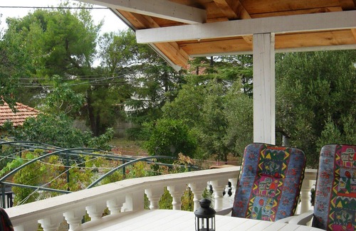 Bilice Apartment | Apartment Bilice, 100m from the sea, ideal for small children and boat owners