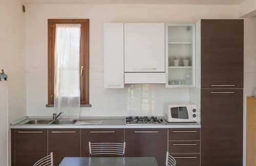 Suvereto Apartment | Apartment 'Bilocale Correggiolo' with Terrace, Shared Pool & Wi-Fi