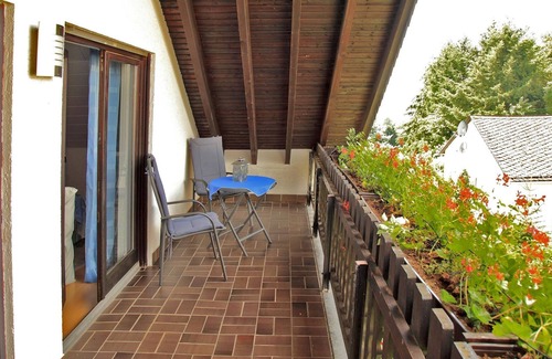 Hillscheid Apartment | Apartment Binder - 4-bed apartment