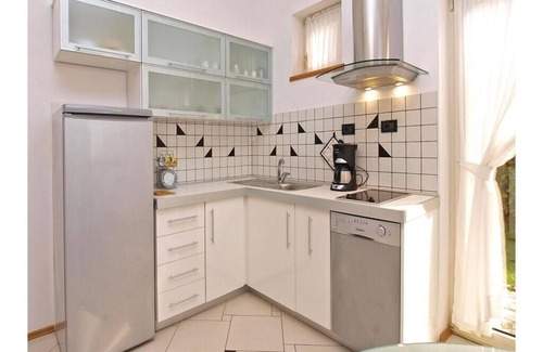 Medulin Apartment | Apartment Black and White B4 with Pool