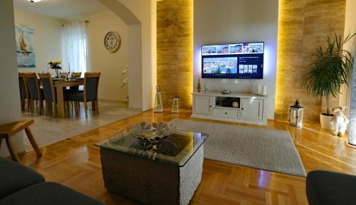 Zrnovnica Apartment | Apartment Blue Eyes
