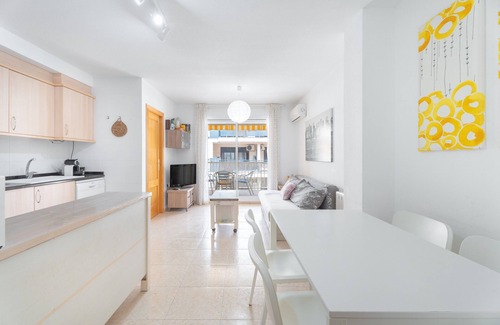 El Grau de Moncofa Apartment | Apartment 'Bonito Segunda Linea' with Sea View, Shared Pool and Air Conditioning