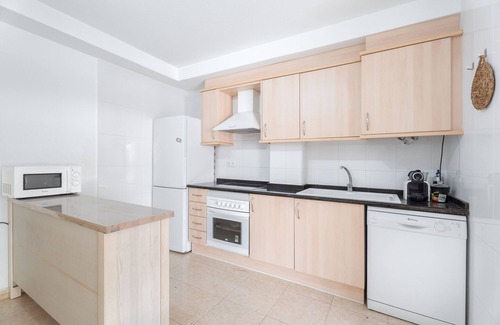 El Grau de Moncofa Apartment | Apartment 'Bonito Segunda Linea' with Sea View, Shared Pool and Air Conditioning