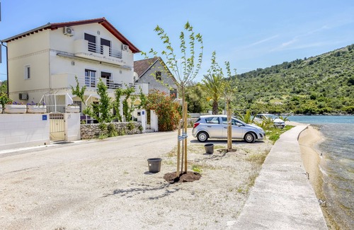 Podglavica Apartment | Apartment Bosiljka (33871-A1) - Rogoznica
