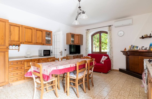 Tertenia Apartment | Apartment 'Brandino Pani' with Shared Garden, Wi-Fi and Air Conditioning