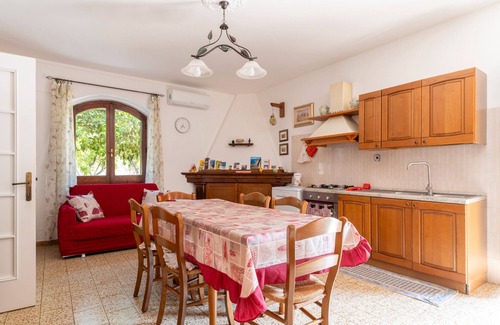 Tertenia Apartment | Apartment 'Brandino Pani' with Shared Garden, Wi-Fi and Air Conditioning