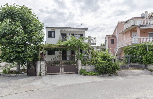 Podglavica Apartment | Apartment Brnabic (57461-A1) - Rogoznica