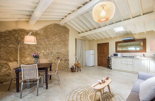 La Cetina Apartment | Apartment 'Brotes Appartamento Mandorlo' with Shared Pool, Wi-Fi and Air Conditioning