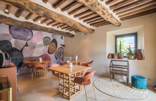 La Cetina Apartment | Apartment 'Brotes Appartamento Mandorlo' with Shared Pool, Wi-Fi and Air Conditioning
