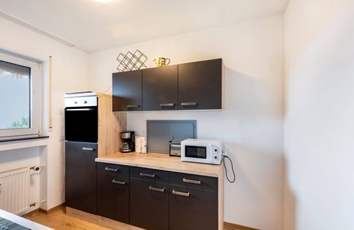 Bruchkoebel Apartment | Apartment 'Bruchköbel 5' with Balcony and Wi-Fi