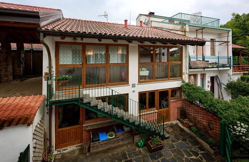 Monvalle Apartment | Apartment 'Bruna - 100m Dal Lago Maggiore' with Wi-Fi