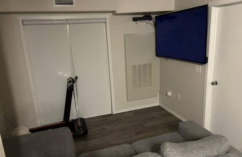 Evanston Apartment | Apartment building available from November 1. Evanston NW Calgary.