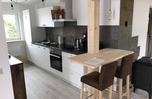 Kastellaun Apartment | Apartment Burgblick - Apartment, shower and bath, toilet, 2 bedrooms