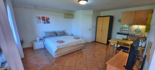 Seca Apartment | Apartment Burja with Olive Grove & Salt Pans View