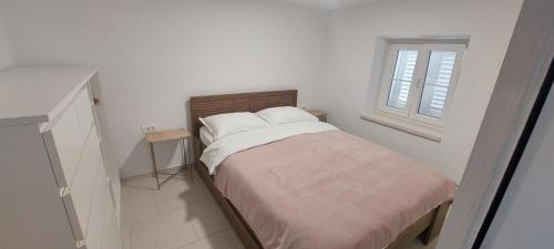 Trpanj Apartment | Apartment by AntunovicWinery