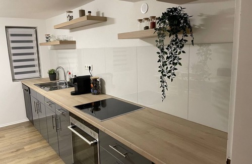Thungen Apartment | Apartment 'By B' with Private Terrace and Wi-Fi